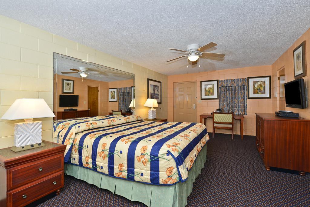 Savannah Inn And Suites Savannah Port Area Oda fotoğraf