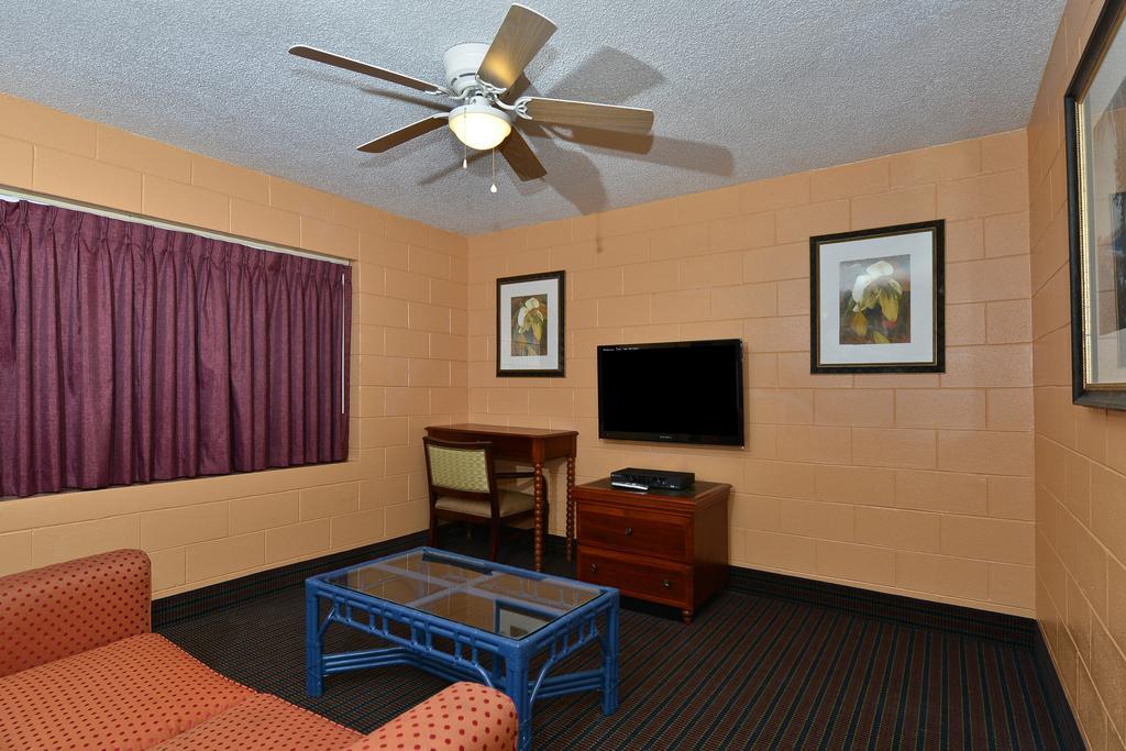 Savannah Inn And Suites Savannah Port Area Oda fotoğraf